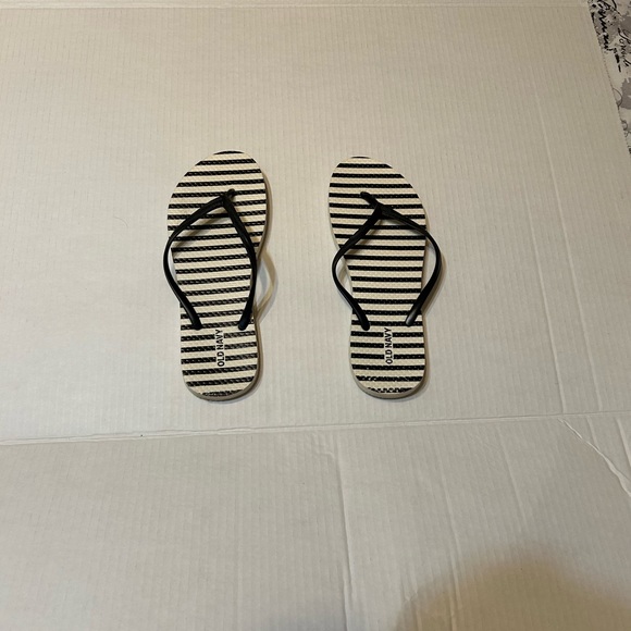 Old Navy - Picture 3 of 4